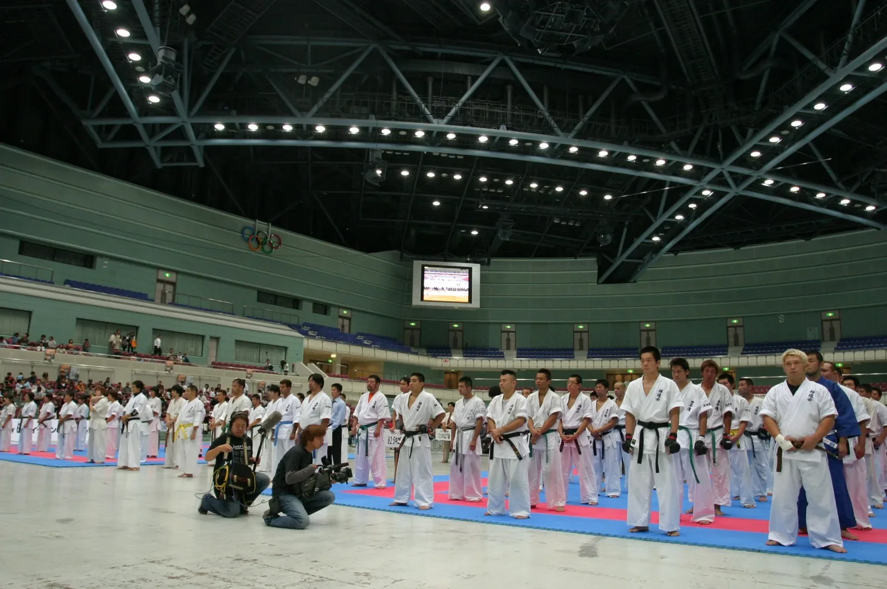 武道大会の会場に立つ熊谷真尚
